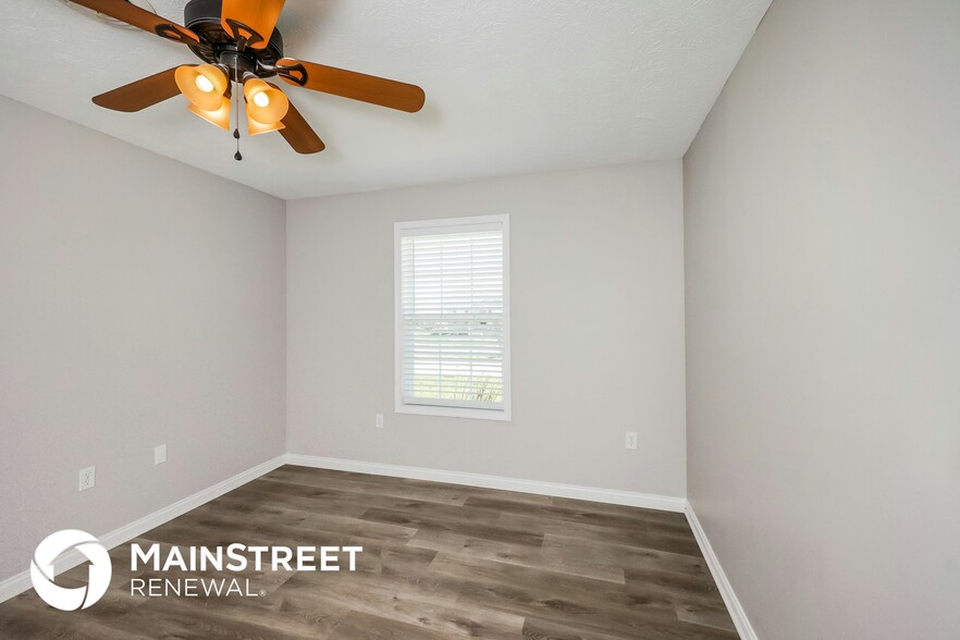 Building Photo - 382 Dustin Way