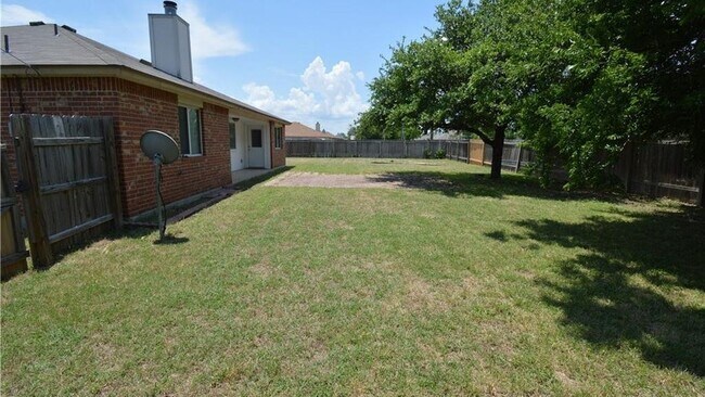 Building Photo - 1809 Herndon Dr