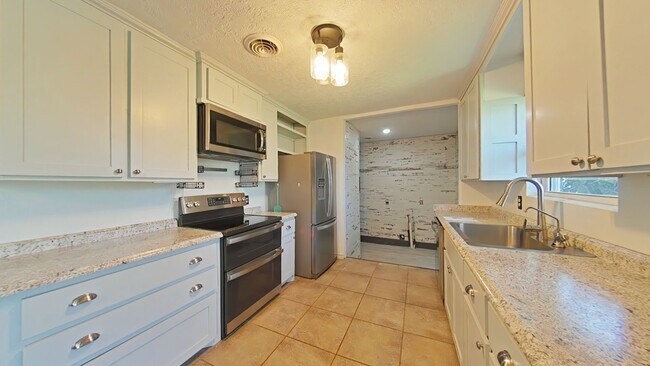 Building Photo - 4218 SE Camden Way