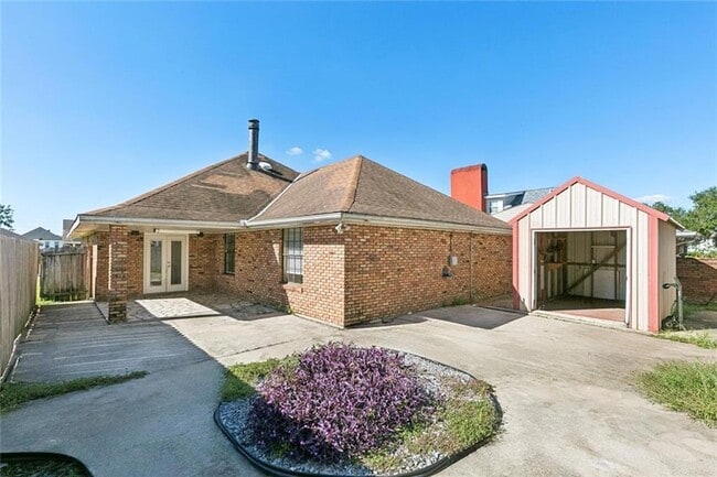 Building Photo - 8305 Fairfax Dr