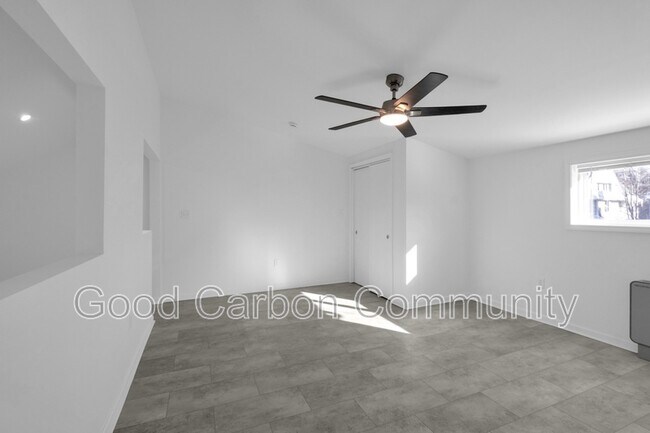 Building Photo - 209 Summer St