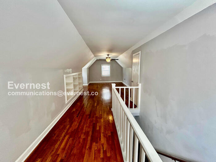 Building Photo - 1807 Dresden Dr NE