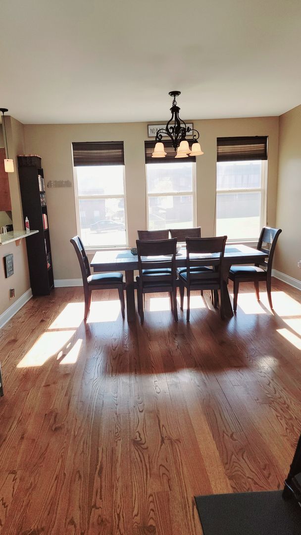 Building Photo - Absolutely adorable townhome in downtown Memphis