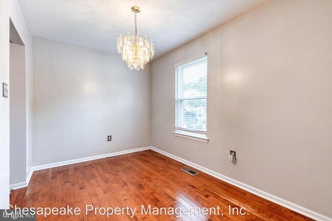 Building Photo - 3 br, 2.5 bath House - 1821 Blue Jay Court