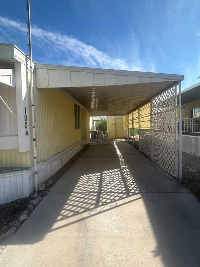 Building Photo - 3601 E Wyoming Ave