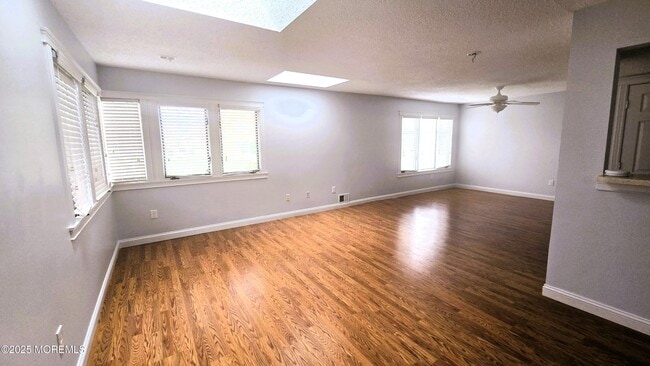 Building Photo - 90 Northrup Dr