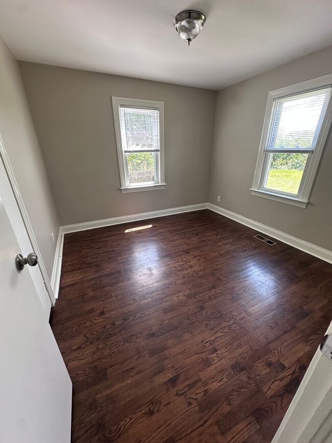 Building Photo - 313 Ginnie Ln