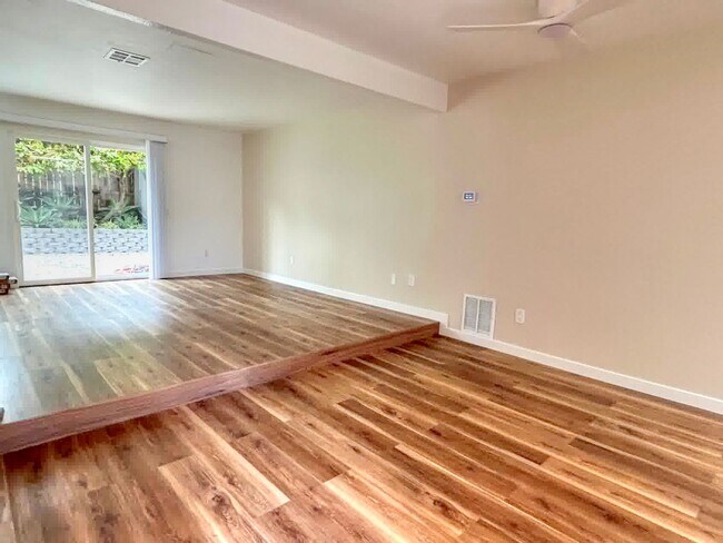 Building Photo - 33936 Alcazar Dr
