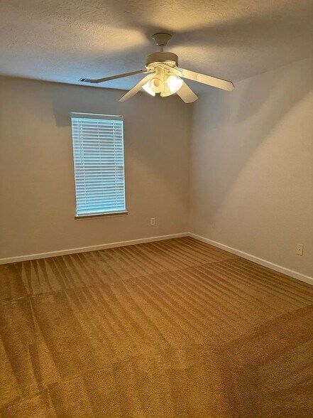 Building Photo - 1959 Shoreline Dr