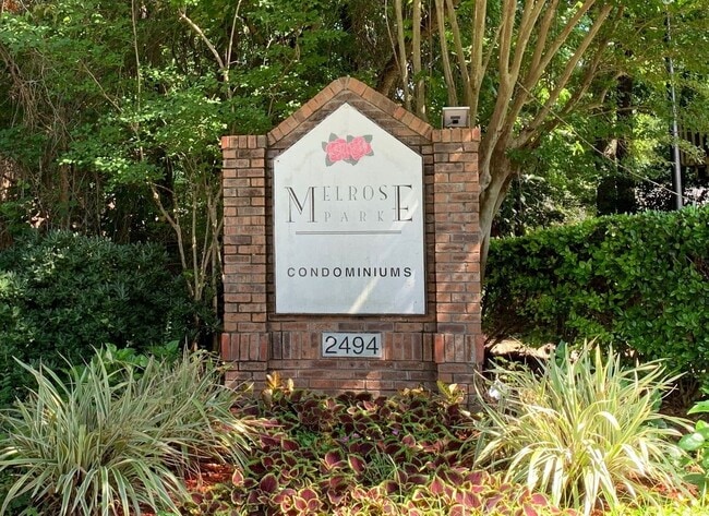 Building Photo - 1 Bedroom Townhome in West Ashley