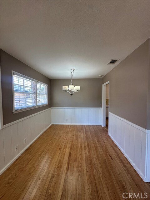 Building Photo - 1403 E Dana Pl