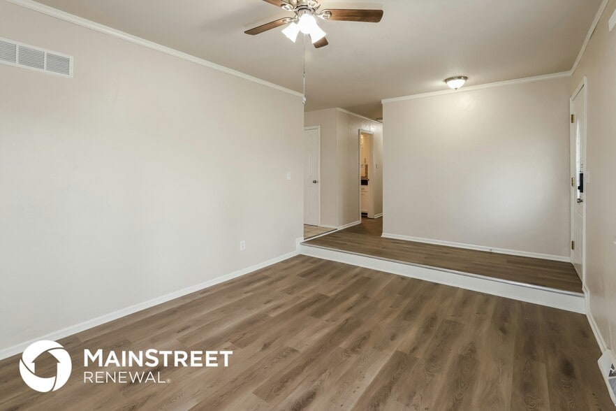 Building Photo - 912 NE 113 St