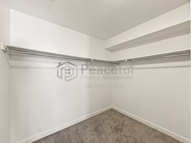 Building Photo - 756 E 500 S