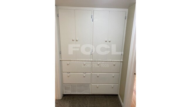 Building Photo - Cute 2-bedroom 1 bath, Centrally Located