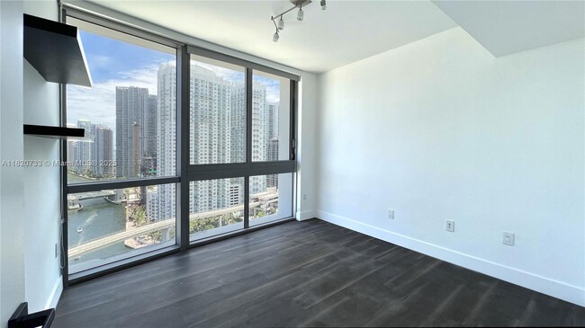 Building Photo - 350 S Miami Ave