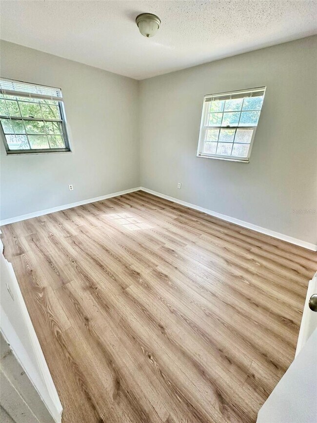 Building Photo - 1135 NE 24th Terrace