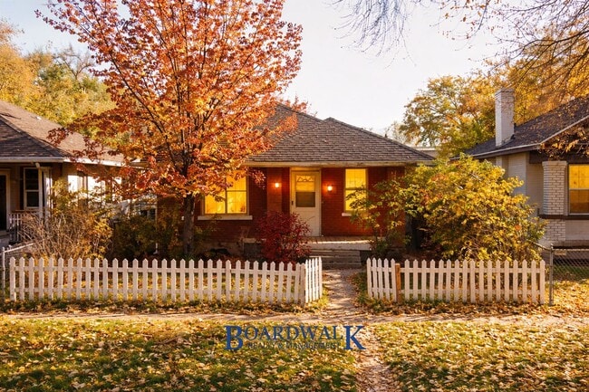 Building Photo - Beautiful 4 Bed 2 Bath SLC home!