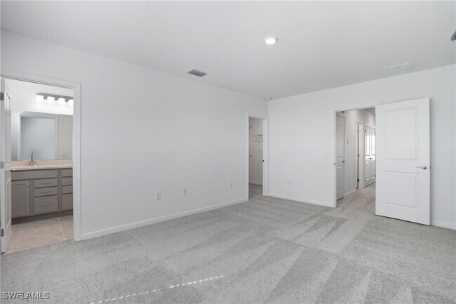 Building Photo - 27883 Radiant Ct