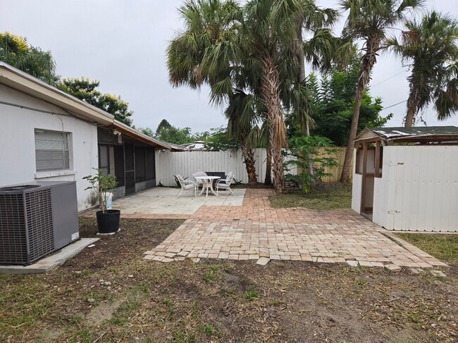 Building Photo - 3711 Roxane Blvd