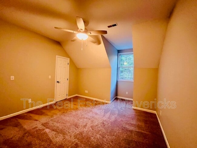 Building Photo - 784 New Home Loop