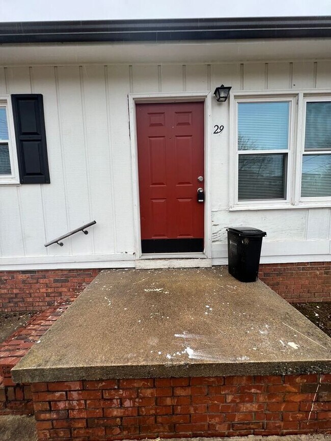 Newly Remodeled 2 Bed, 1 Bath Single Story... 200 Stewart Dr Easley SC 29640 Apartment Finder