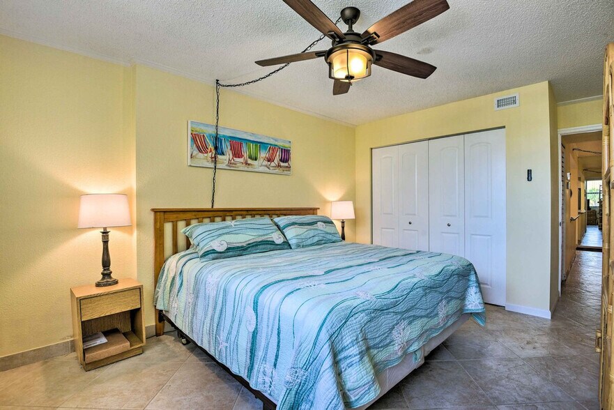 Building Photo - 5855 Midnight Pass Rd