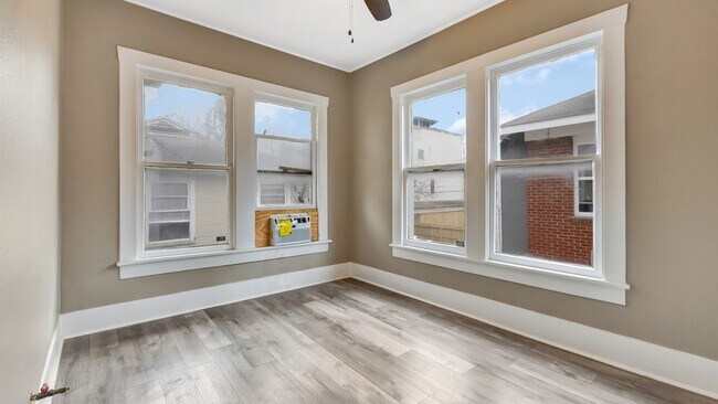Building Photo - 1207 W GRAY St