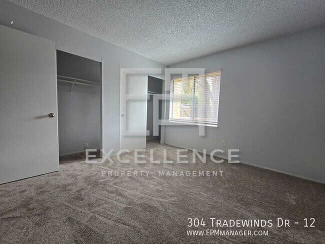 Building Photo - 304 Tradewinds Dr