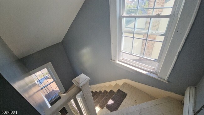 Building Photo - 264 Pomona Ave