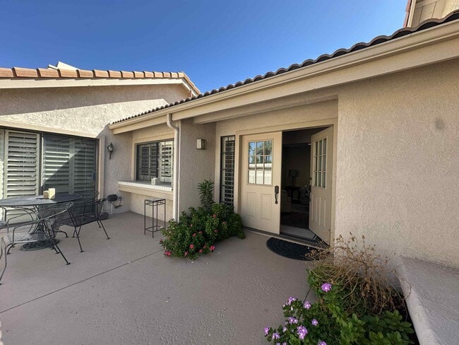 Building Photo - 4 Hermosillo Ln