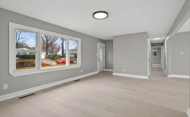 Building Photo - 416 Kellam Rd