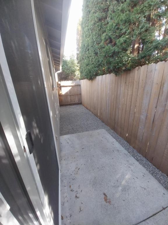 Building Photo - 1326 Dowell Rd