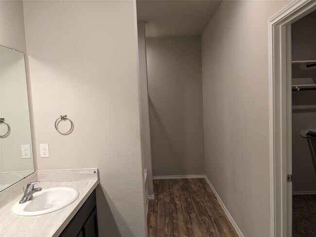 Building Photo - 6122 Purple Iris St
