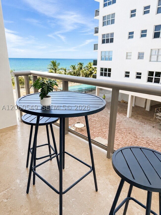 Building Photo - 6039 Collins Ave