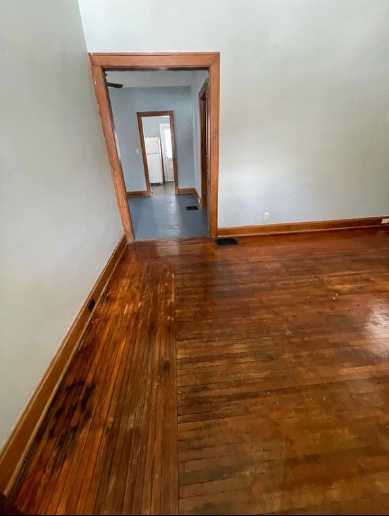 Building Photo - 4370 St Lawrence Ave