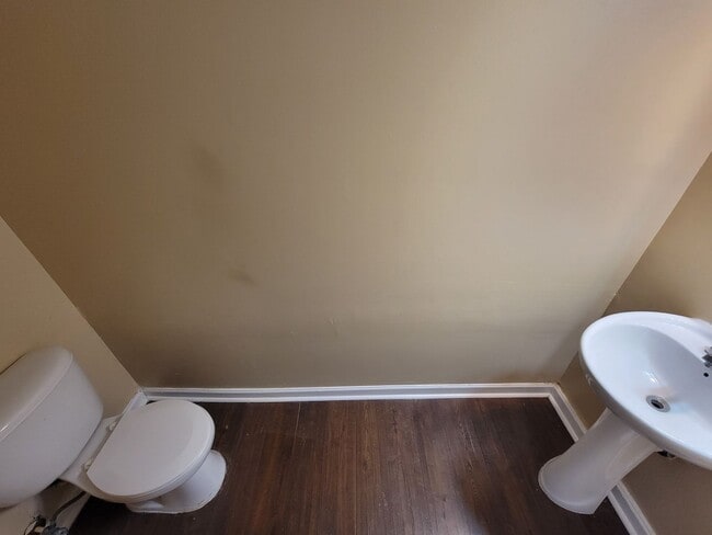 Building Photo - 2 Story-Townhome - 1 Car Garage - Gated Community - Camp Creek