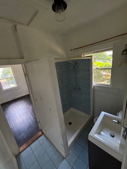 Building Photo - 84-116 Makau St