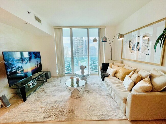 Building Photo - 950 Brickell Bay Dr