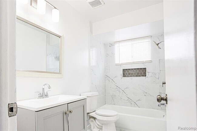 Building Photo - 6627 Orange Ln