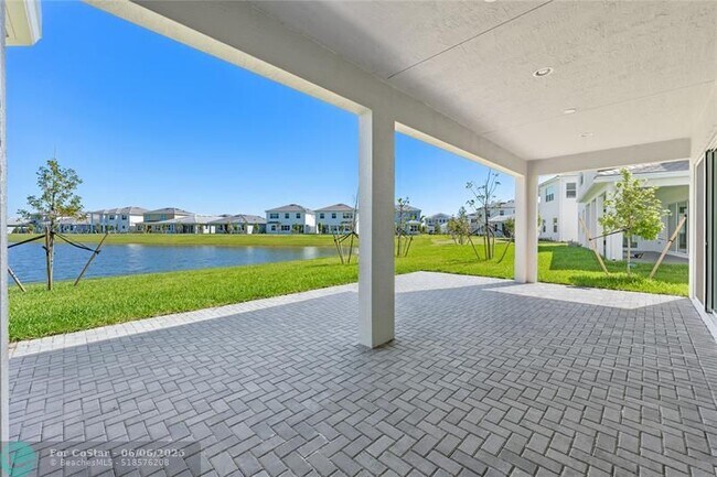 Building Photo - 5350 Liberty Ln