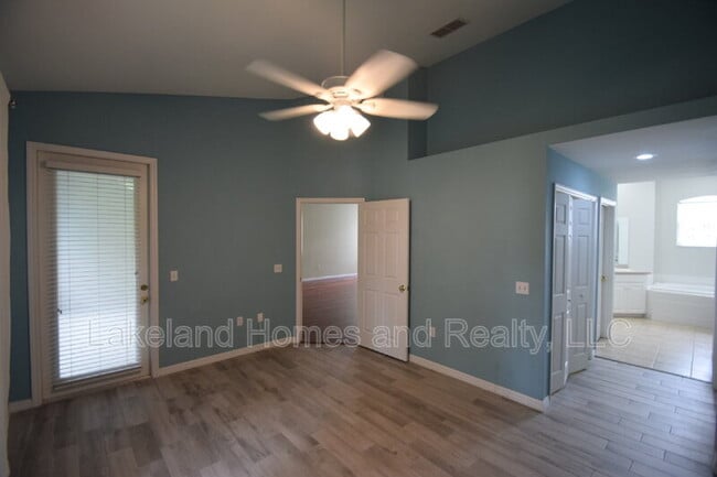 Building Photo - 534 Grasslands Village Cir