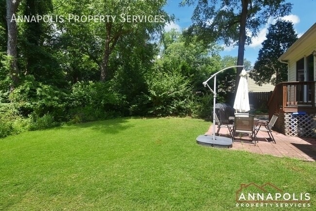 Building Photo - 442 Poplar Ln