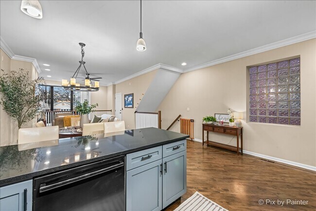 Building Photo - 1753 N Artesian Ave