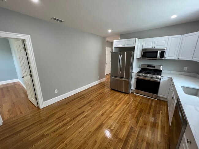 Primary Photo - 368 Highland Ave