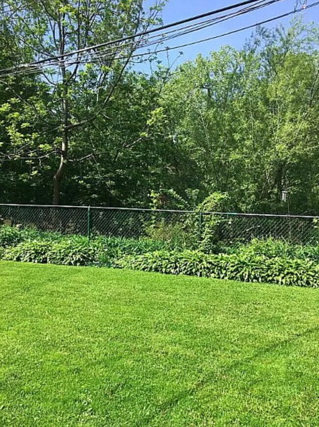 Building Photo - 4752 N Virginia Ave