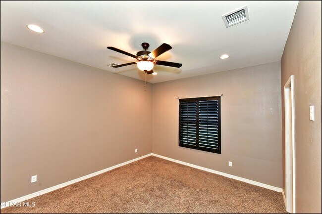 Building Photo - 3741 Loma Adriana