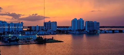 Building Photo - 1625 Kennedy Cswy