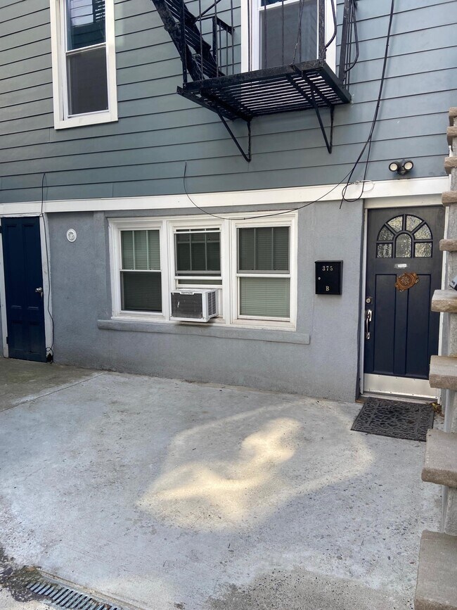 Building Photo - 373-375-375 3rd St