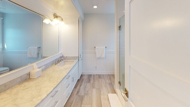 Building Photo - 3bed/3.5 Bath School Year Rental