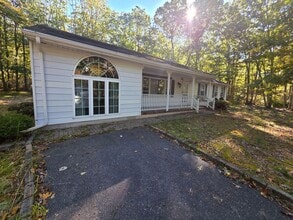 Building Photo - 553 Declaration Ln